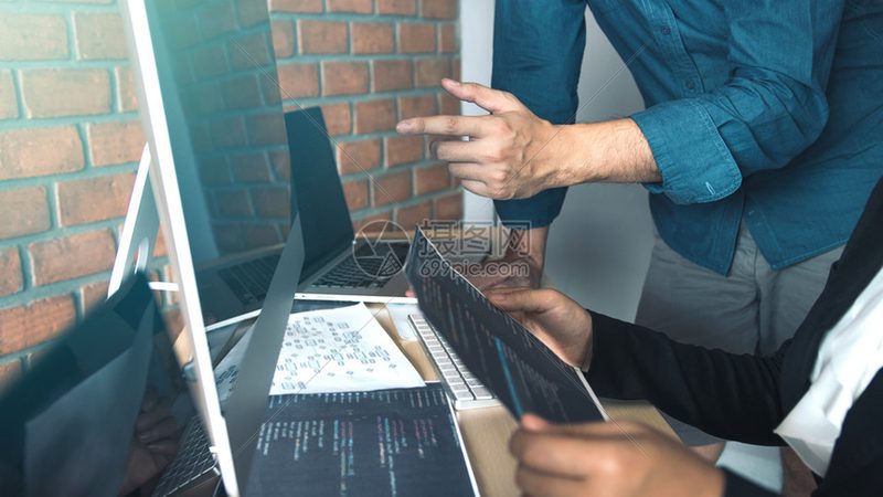 交付质量是衡量ERP系统开发公司的重要指标。可以从以下几个方面考察：